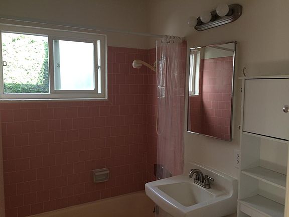 5th image of 635 1st Pl APT B