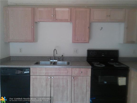 4th image of 4945 NW 82nd Ter