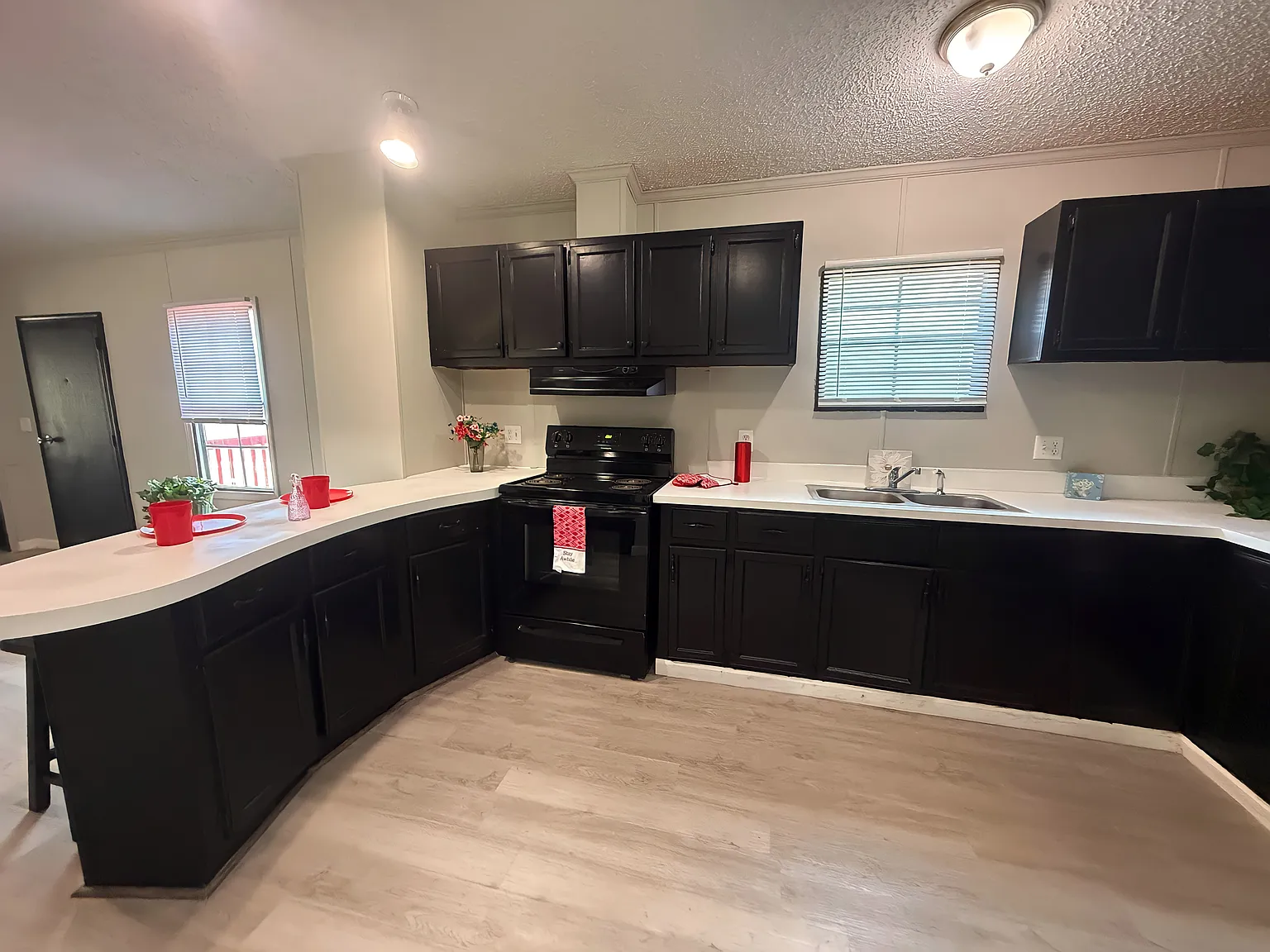 2 bed, 924 sqft, $948 — Photo 4