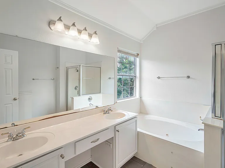 1622 Abbey Ln — Photo 46