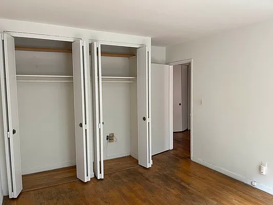 Rented by Eric Goodman Realty Corp | media 8