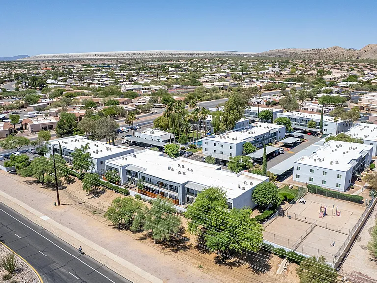 La Primera at Green Valley — Photo 46