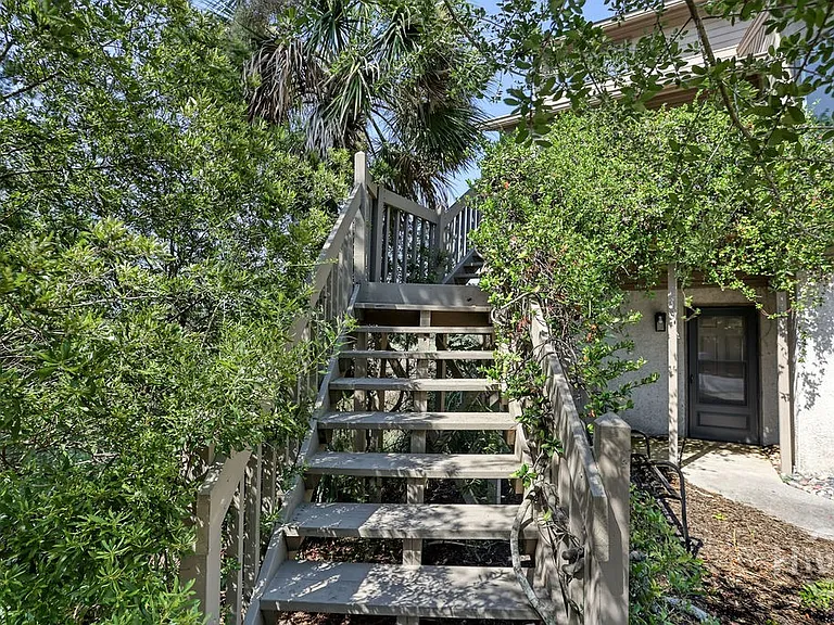 1 Egrets Nest Dr — Photo 2