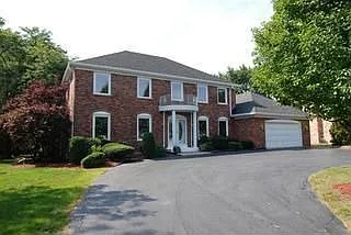 18W785 Avenue Latour photo 1