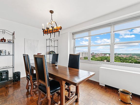 3rd image of 555 Kappock St APT 26D