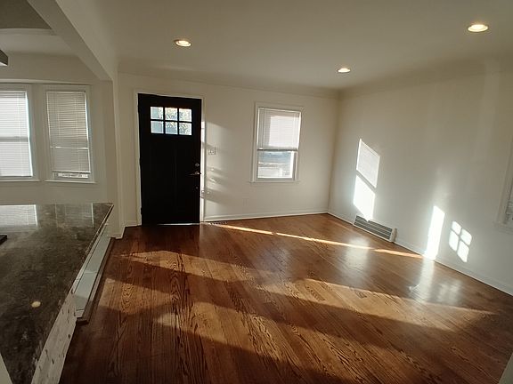 2nd image of 1325A Cherokee Ave
