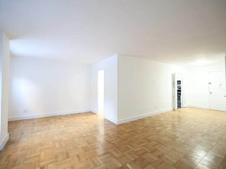 160 E 88th St #10C — Photo 3