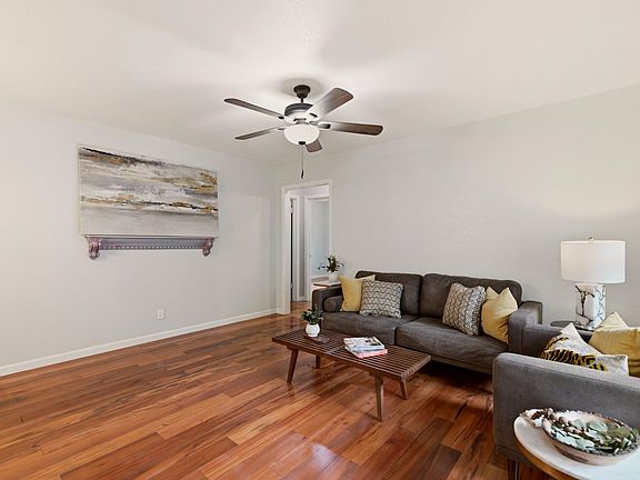 3rd image of 1838 N Green St