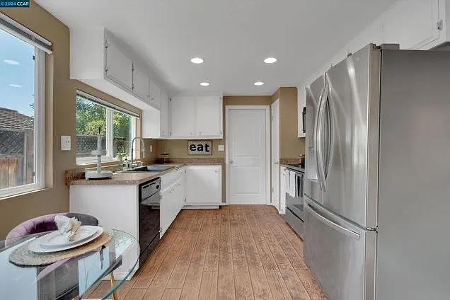 2243 Minaret Dr — Photo 24