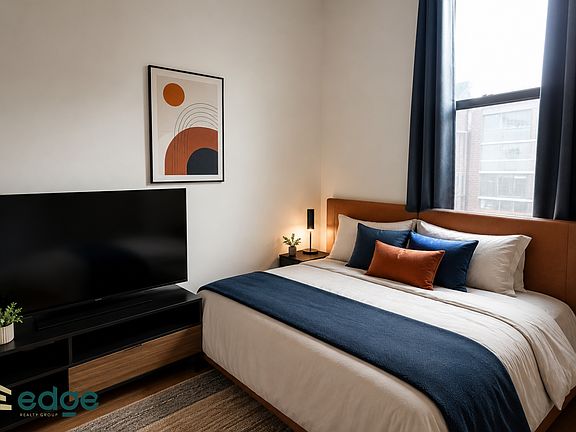 5th image of 565 Evergreen Ave #2B