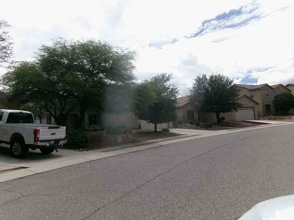 Exterior Neighborhood (street photo)