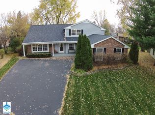 6 Miami Ct, Naperville, IL 60563