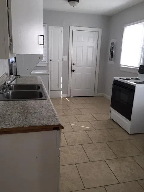 2 bed, 944 sqft, $1,400 — Photo 4