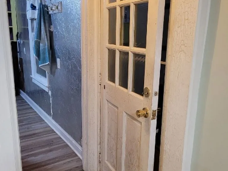 1121 Elm St — Photo 16