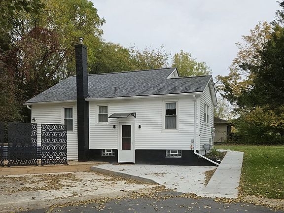 2nd image of 325 N Kendall Ave