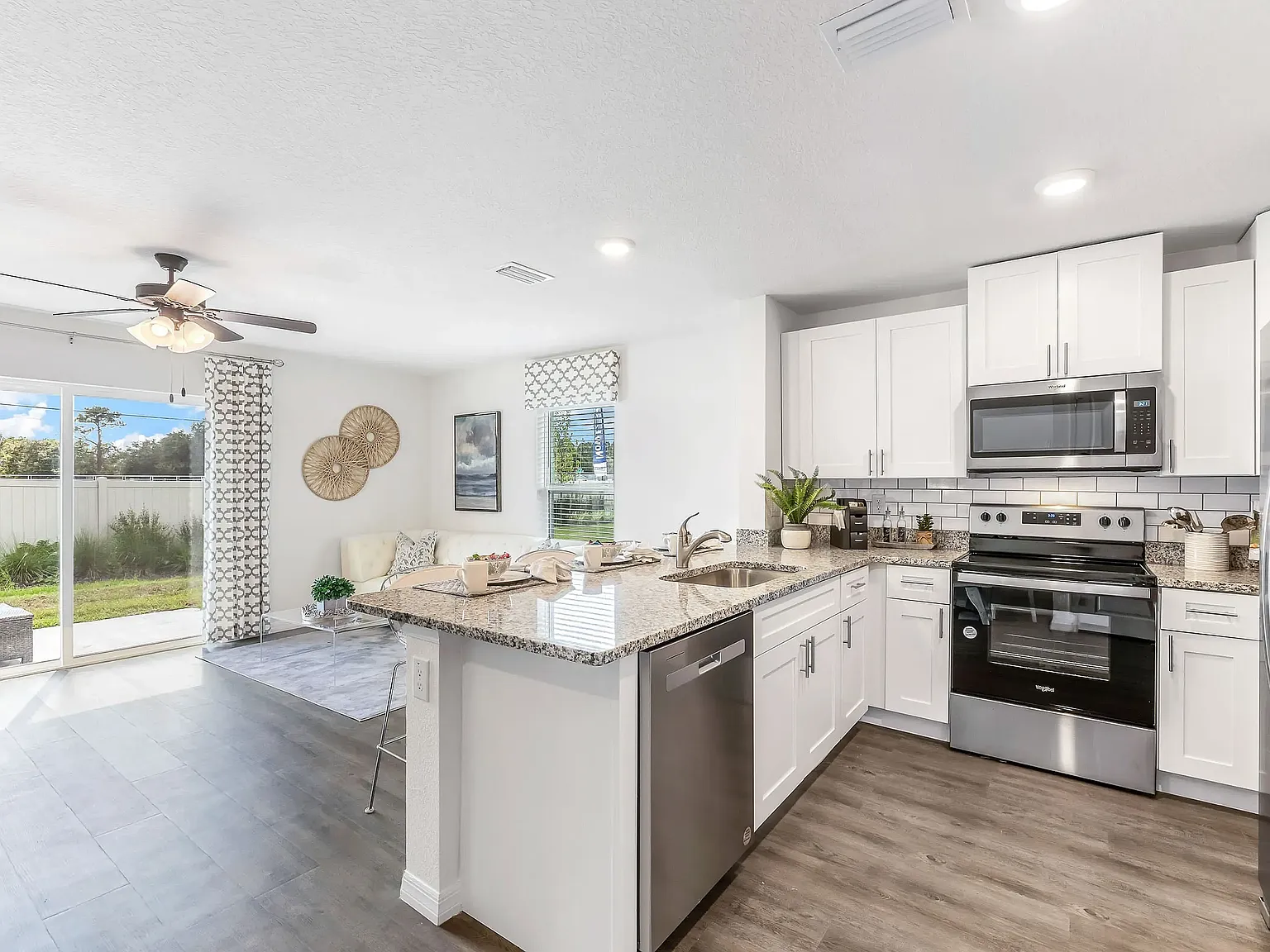 Laurel Lakes Townhomes — Photo 4