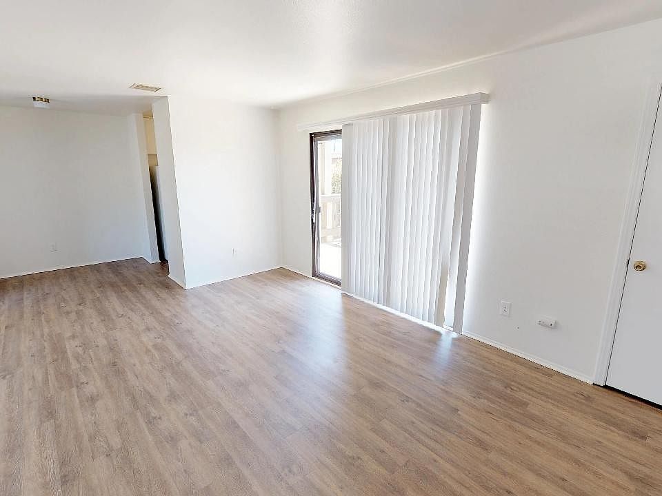 1st image of 1351 Grove Ave APT D