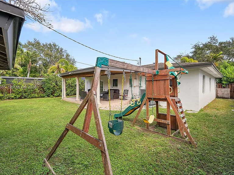 3614 SW 58th Ave — Photo 26