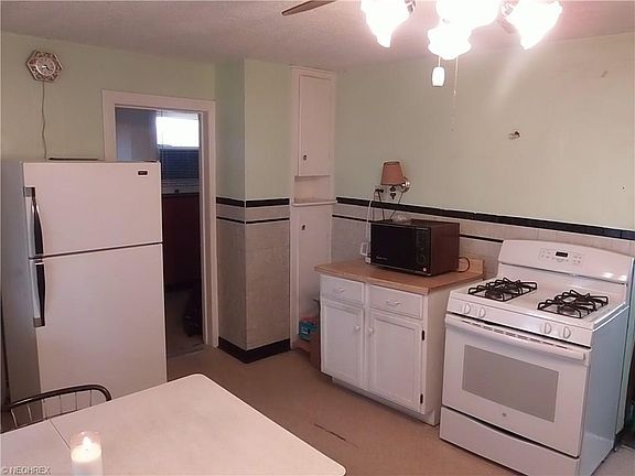 5th image of 685 W 14th St