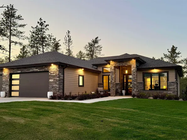 1103 Clubhouse Dr, Hot Springs, SD 57747