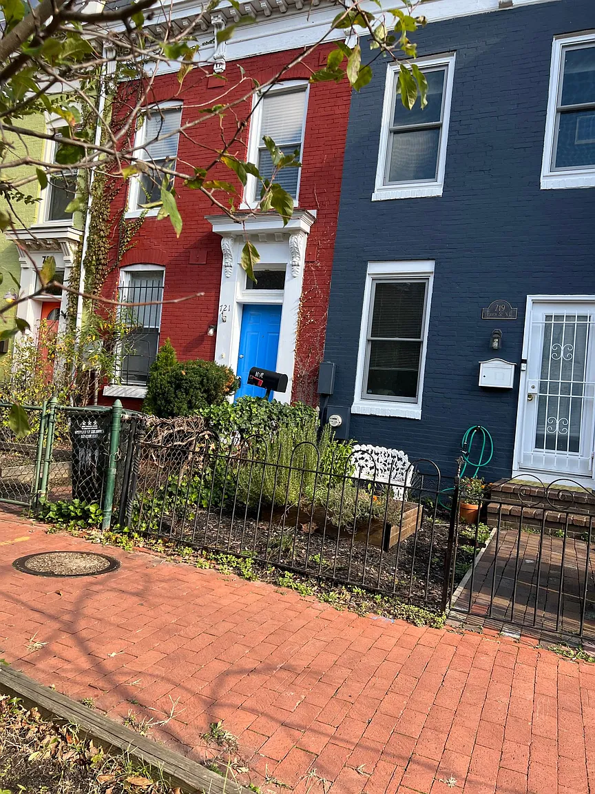 721 4th St NE photo 1