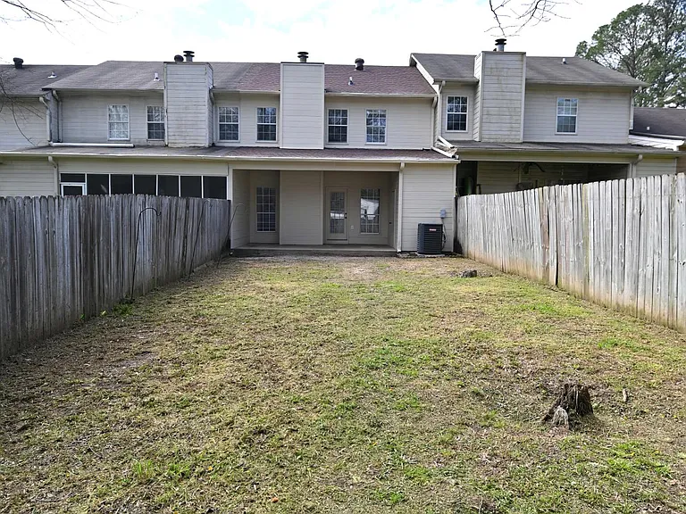 109 Timberleaf Cir — Photo 3