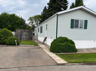 1 Willow Park Est, Leduc, AB T9E5P7