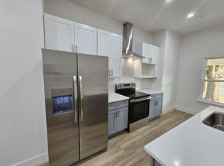 808 W 10th St, Dallas, TX 75208