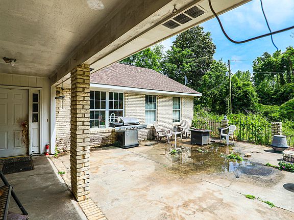 4th image of 226 Swamp Road