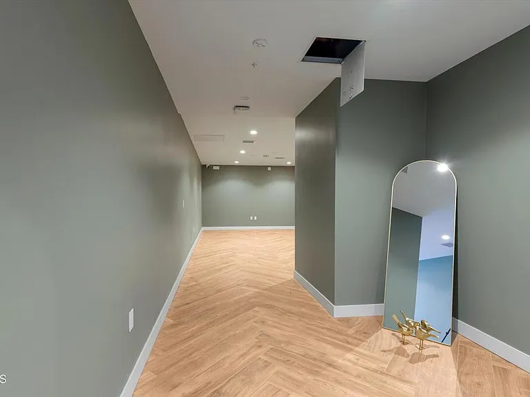 18900 Parthenia St #210 — Photo 32