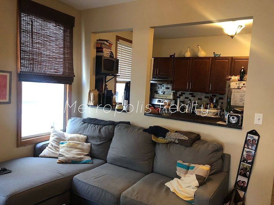 1st image of 2423 29th St APT 2R