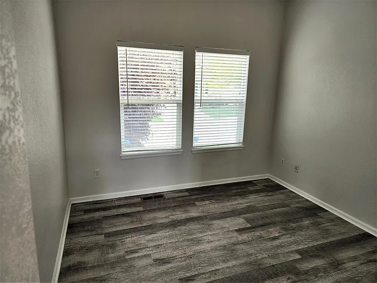 10639 Cherrybrook Cir — Photo 11