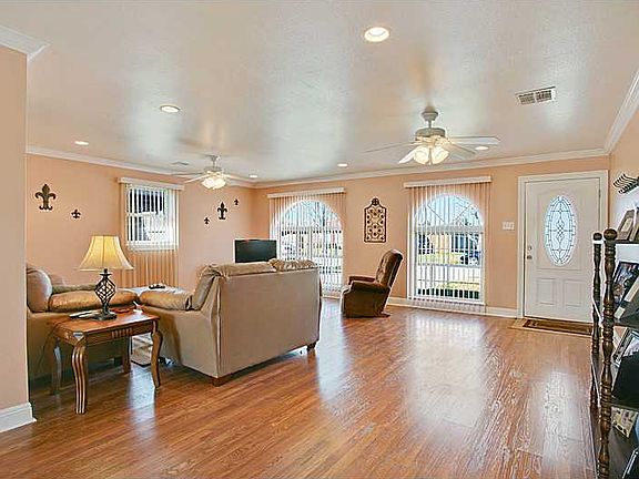 2nd image of 3613 Decomine Dr