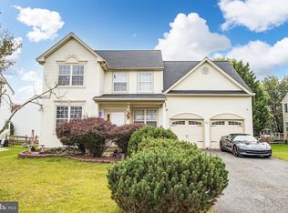 4 Iris Cir, Bear, DE 19701