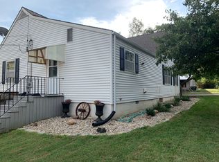 824 Kansas Ave, Alma, KS 66401