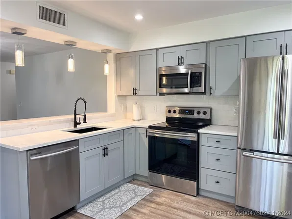 3960 SW Greenwood Way APT B, Palm City, FL 34990