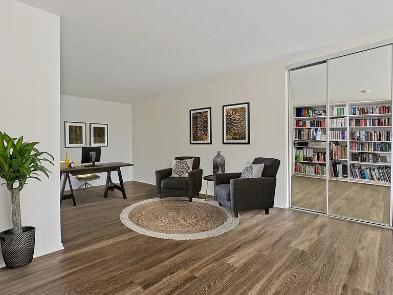 Park Overland Apartments — Photo 19