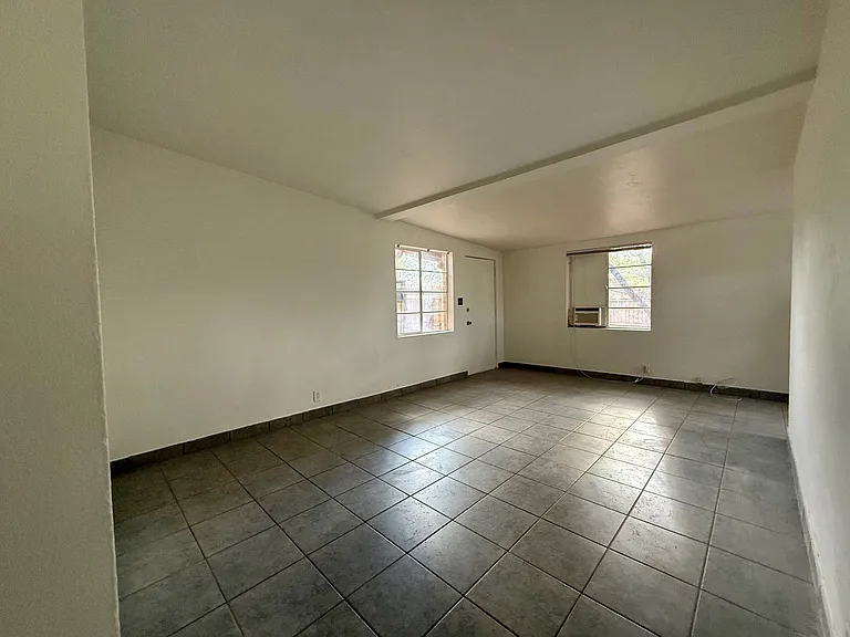 1605 E Mitchell St #1605 — Photo 5