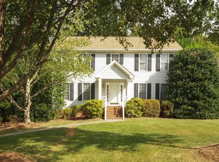 2037 Pembrooke Forest Dr, Winston Salem, NC 27106