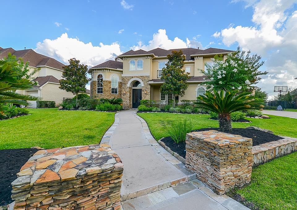 1st image of 12403 N Thomas Shore Ct