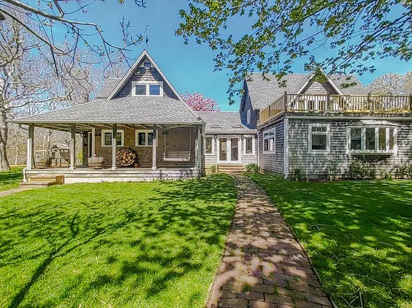 2 Old Pocha Rd, Edgartown, MA 02539