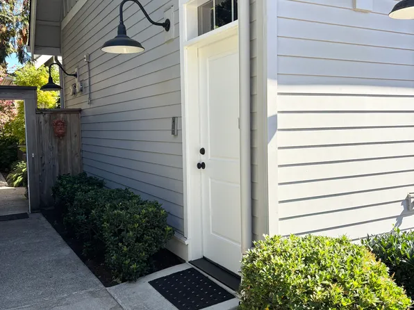 616 3rd St APT C, Lake Oswego, OR 97034