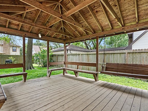2nd image of 604 Lochnell Dr