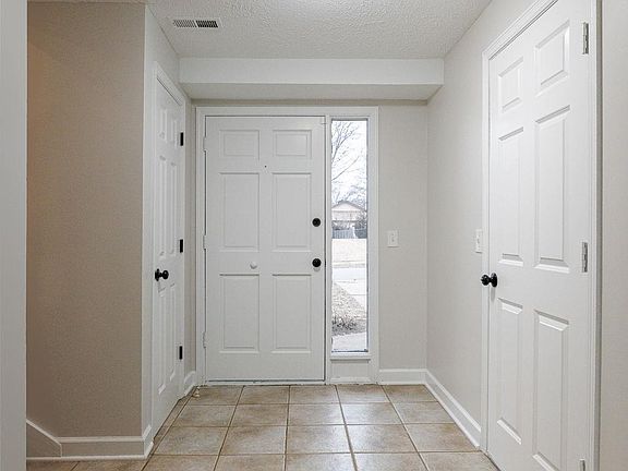 2nd image of 15825 Blackwell Dr