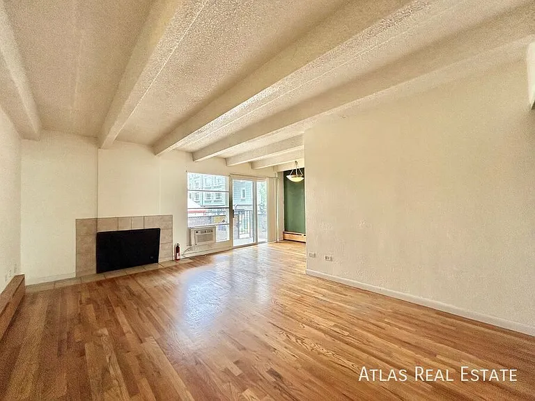 200 N Pearl St #206 — Photo 7
