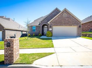 221 Flower Ridge Dr, Fort Worth, TX 76108