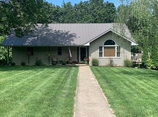 19877 Harrison Street Rd, Charleston, IL 61920