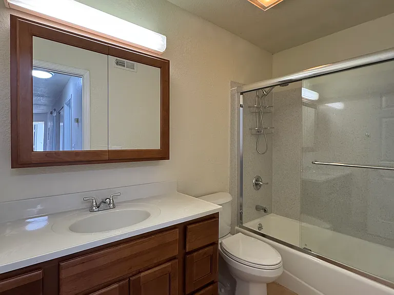 709 Pacific Ave #B — Photo 8