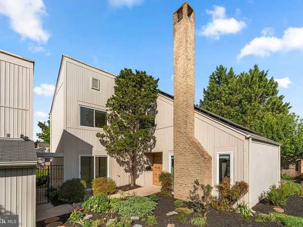 19101 Brooke Grove Ct, Montgomery Village, MD 20886