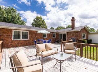 805 English Ln, Belleville, IL 62223